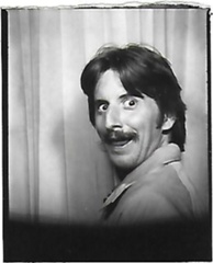 1982-04 Photo-Booth pic
